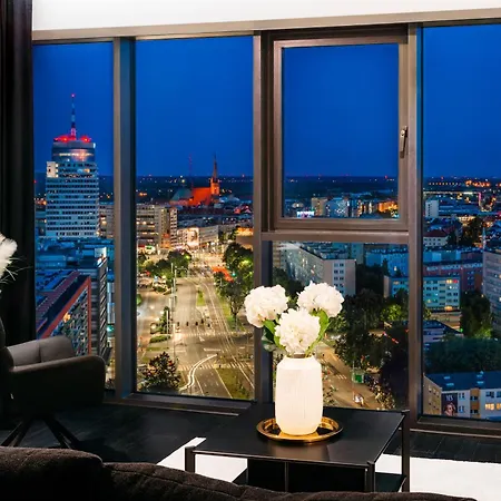 Hanza Black & White 17th Floor & Pool Free Parking By Stayly 什切青