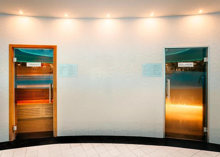 Hanza Black & White 17th Floor & Pool Parking By Stayly *