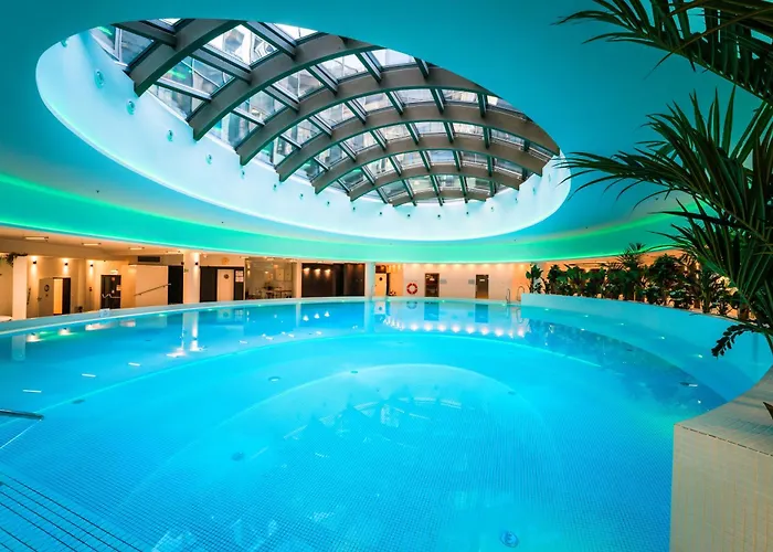 Hanza Black & White 17th Floor & Pool Parking By Stayly Apartment