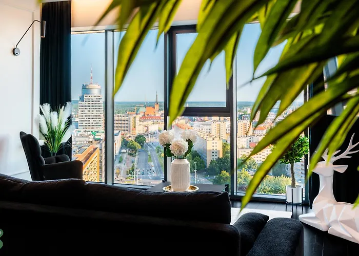 Апартаменты Hanza Black & White 17th Floor & Pool Parking By Stayly *