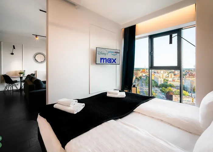 Hanza Black & White 17th Floor & Pool Parking By Stayly Апартаменты