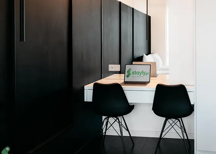 아파트 Hanza Black & White 17th Floor & Pool Parking By Stayly *